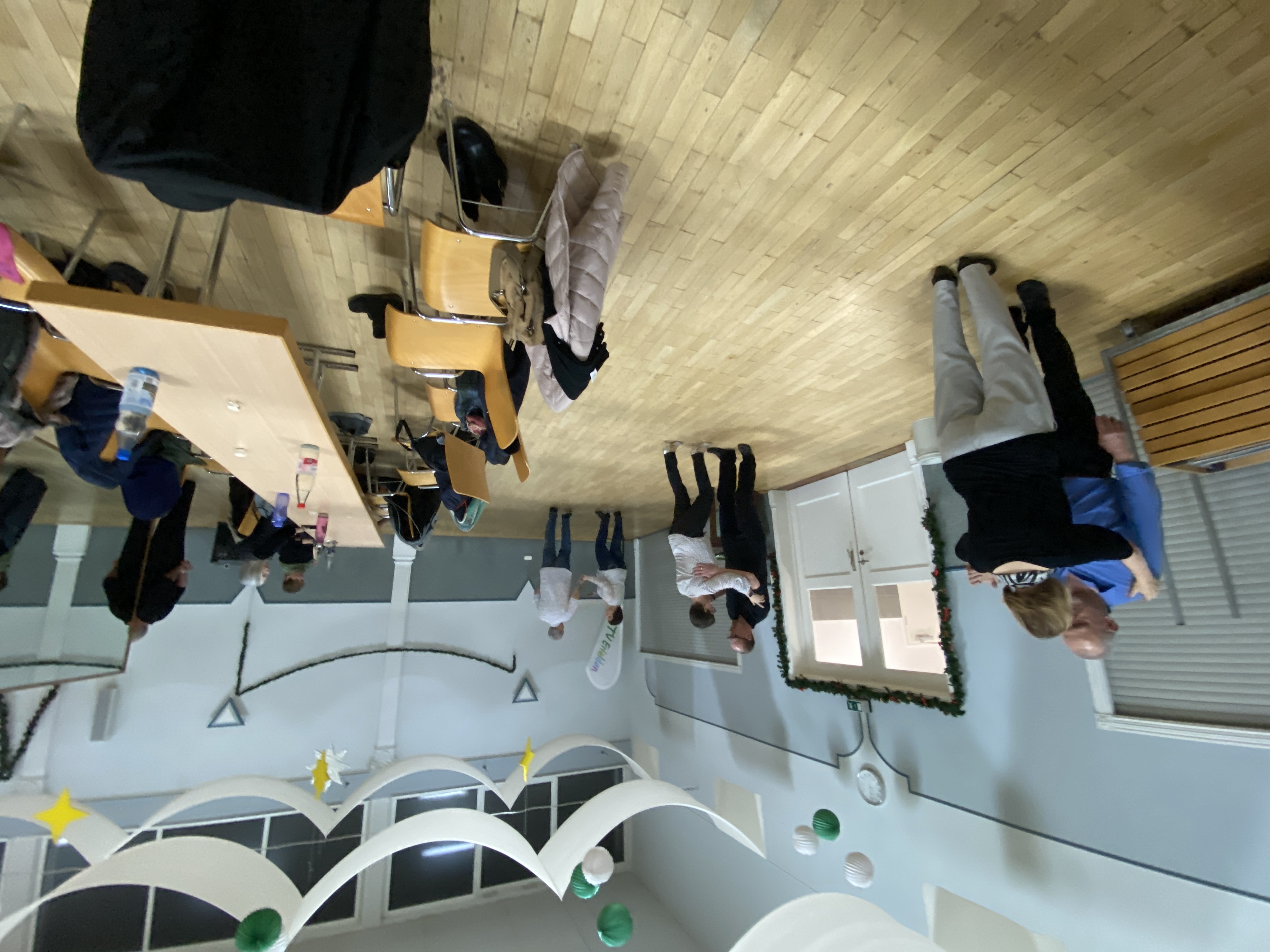 Warmtanzen, separat vom Prüfungsraum